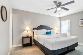 Comfortable Getaway 8 min to Downtown